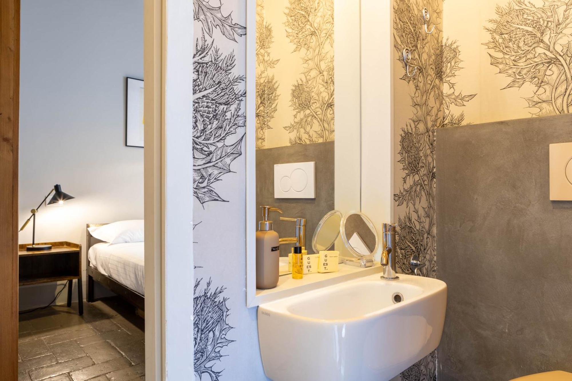 Santo Spirito Rooftop Retreat Apartment Florence